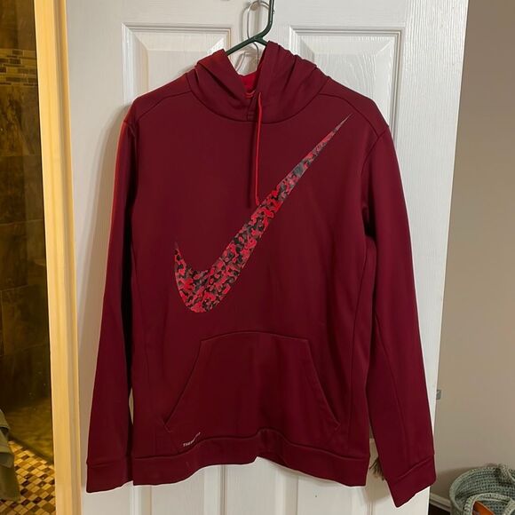 Nike Therma Fit Red Dark Black Sweatshirt Swoosh Size Large L pullover h… - Picture 1 of 2